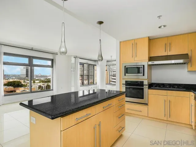 $3,800 | 645 Front Street, Unit 1212, San Diego, CA 92101