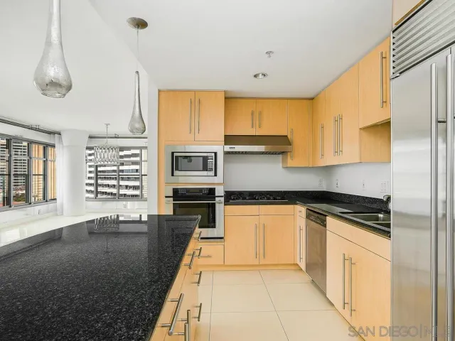 $3,800 | 645 Front Street, Unit 1212, San Diego, CA 92101