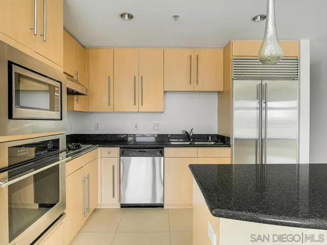 $3,800 | 645 Front Street, Unit 1212, San Diego, CA 92101