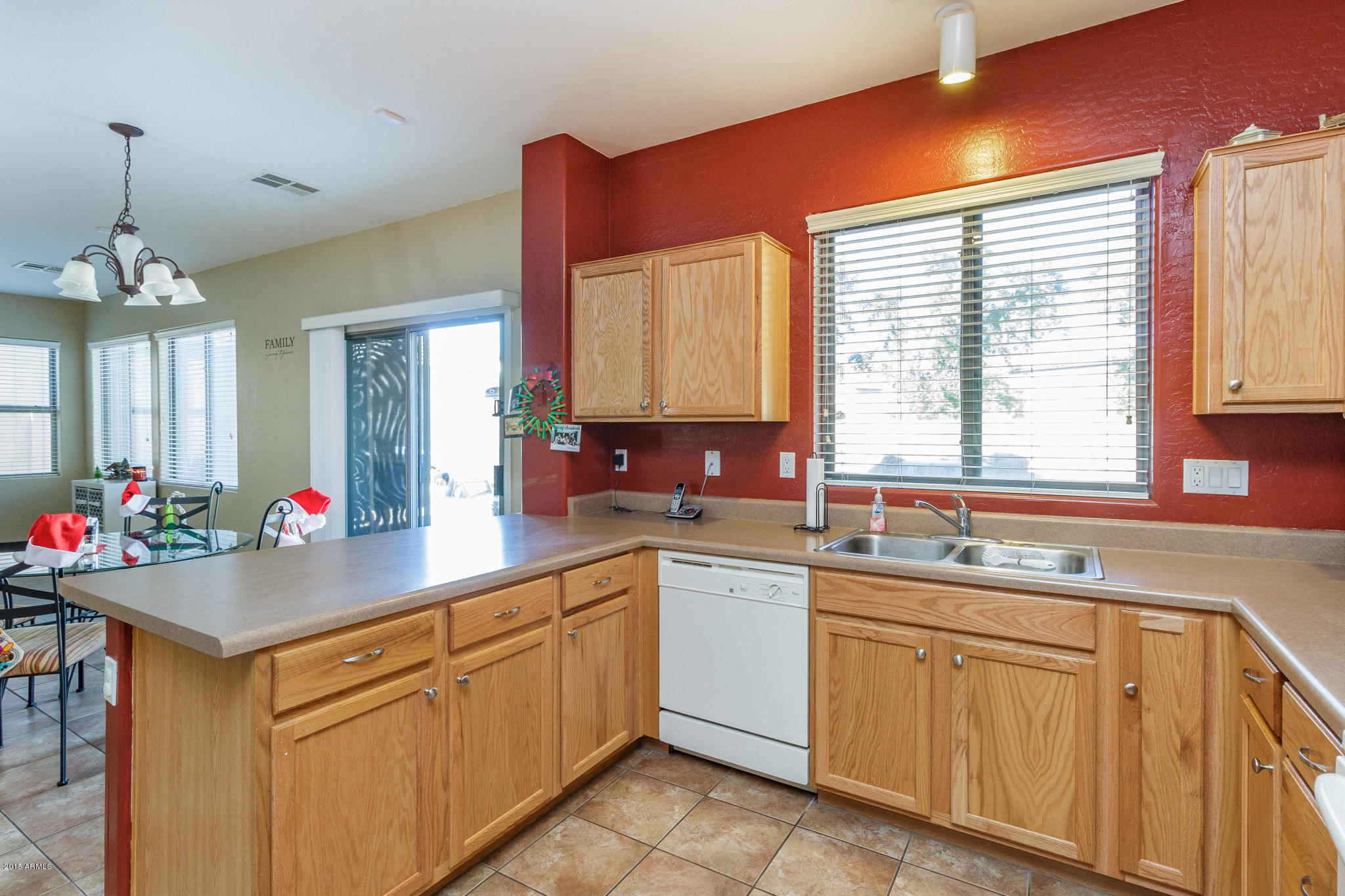 4468 East Del Rio Street Gilbert, AZ 85295 - Photo 8 of 33 8) KITCHEN