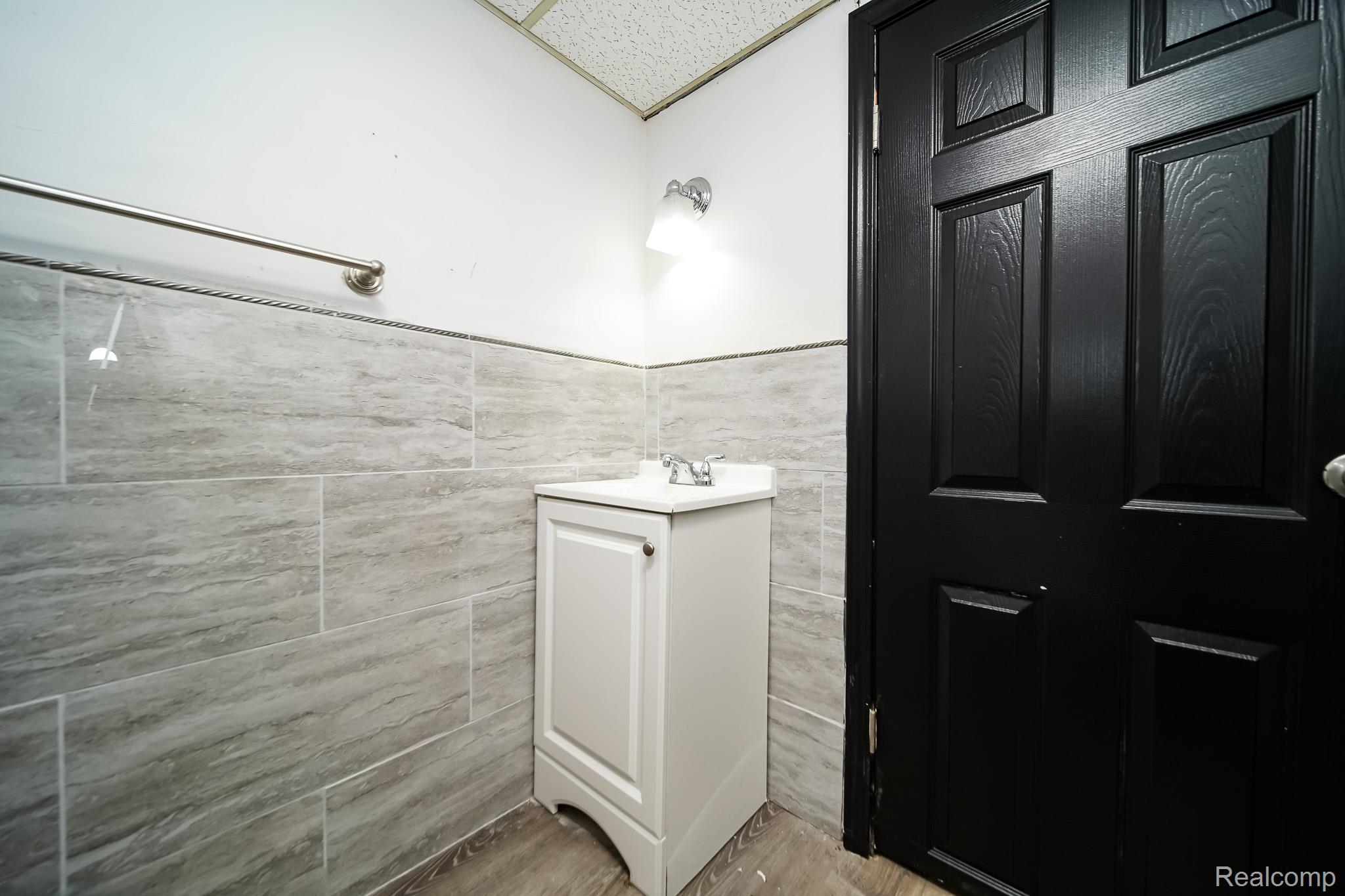 18951 Santa Rosa Drive Detroit, MI 48221 - Photo 67 of 75 DDS02062.jpg