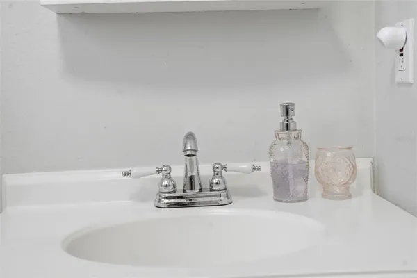 $2,500 | 1408 East Ridgewood Street, Orlando, FL 32803