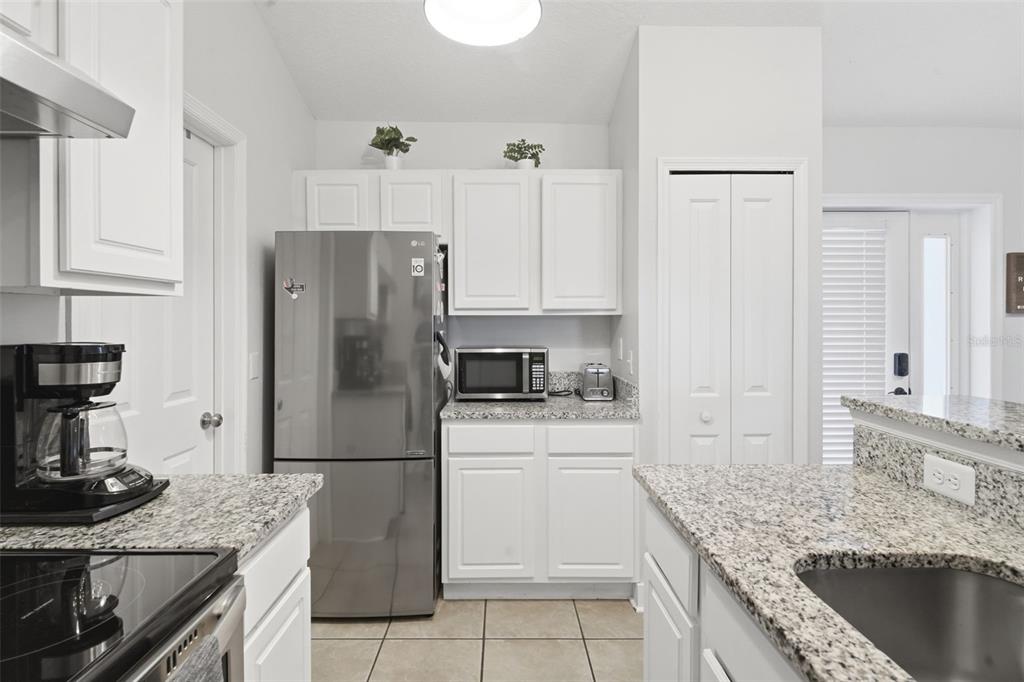 1408 East Ridgewood Street Orlando, FL 32803 - Photo 7 of 41