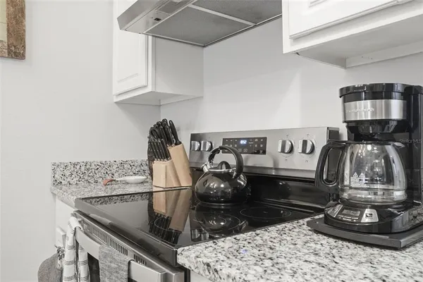 $2,500 | 1408 East Ridgewood Street, Orlando, FL 32803