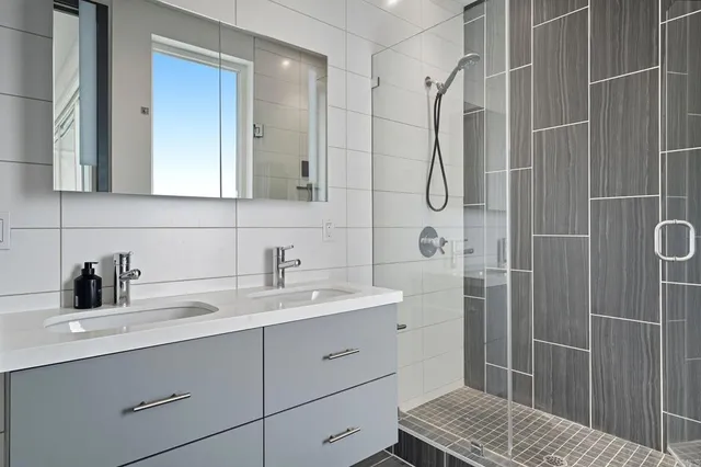 $7,000 | 4079 1st Avenue, Unit 1, San Diego, CA 92103