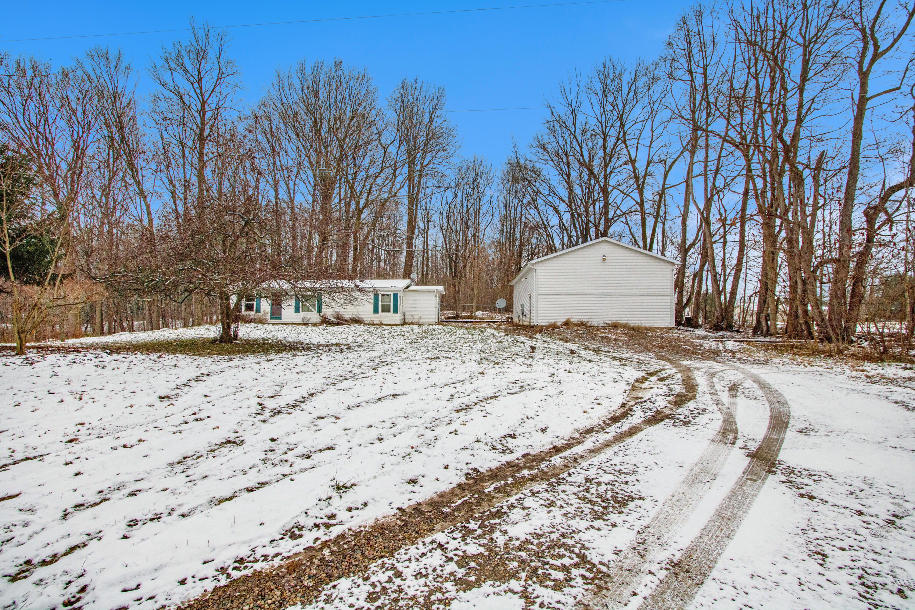 409 Able Road Buchanan, MI 49107 - Photo 2 of 24 Front