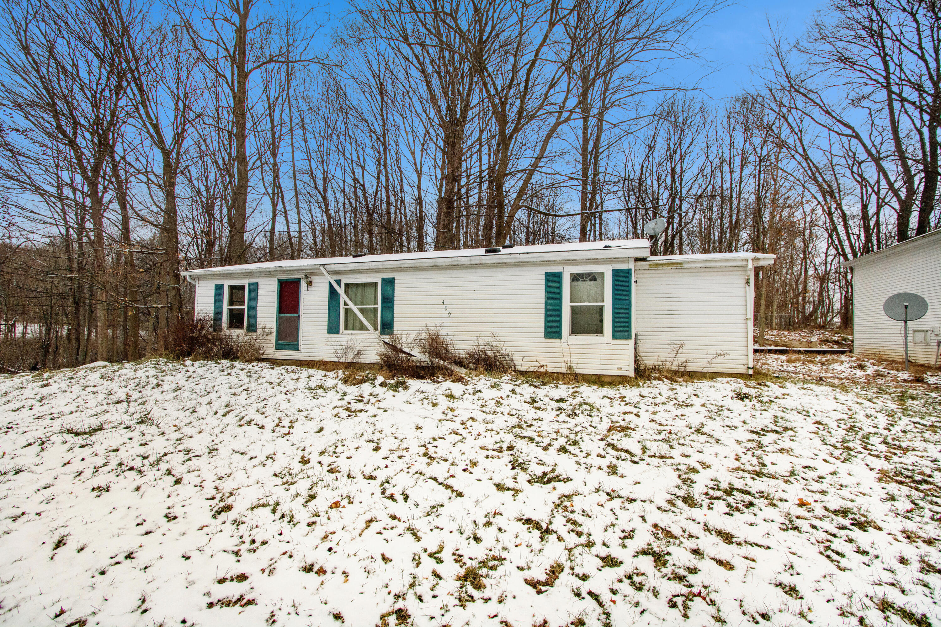 409 Able Road Buchanan, MI 49107 - Photo 3 of 24 Front