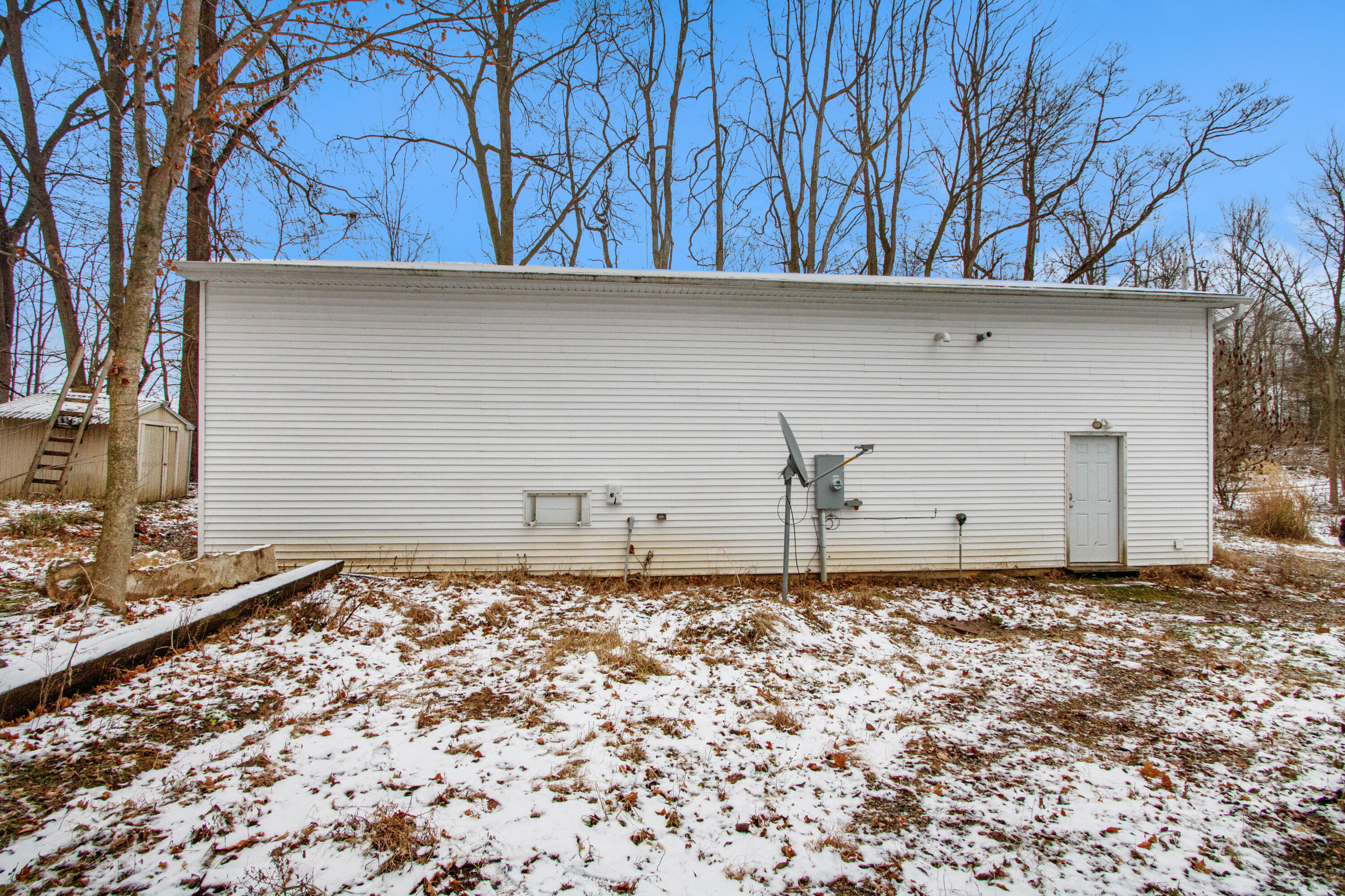 409 Able Road Buchanan, MI 49107 - Photo 5 of 24 Side of Pole Barn