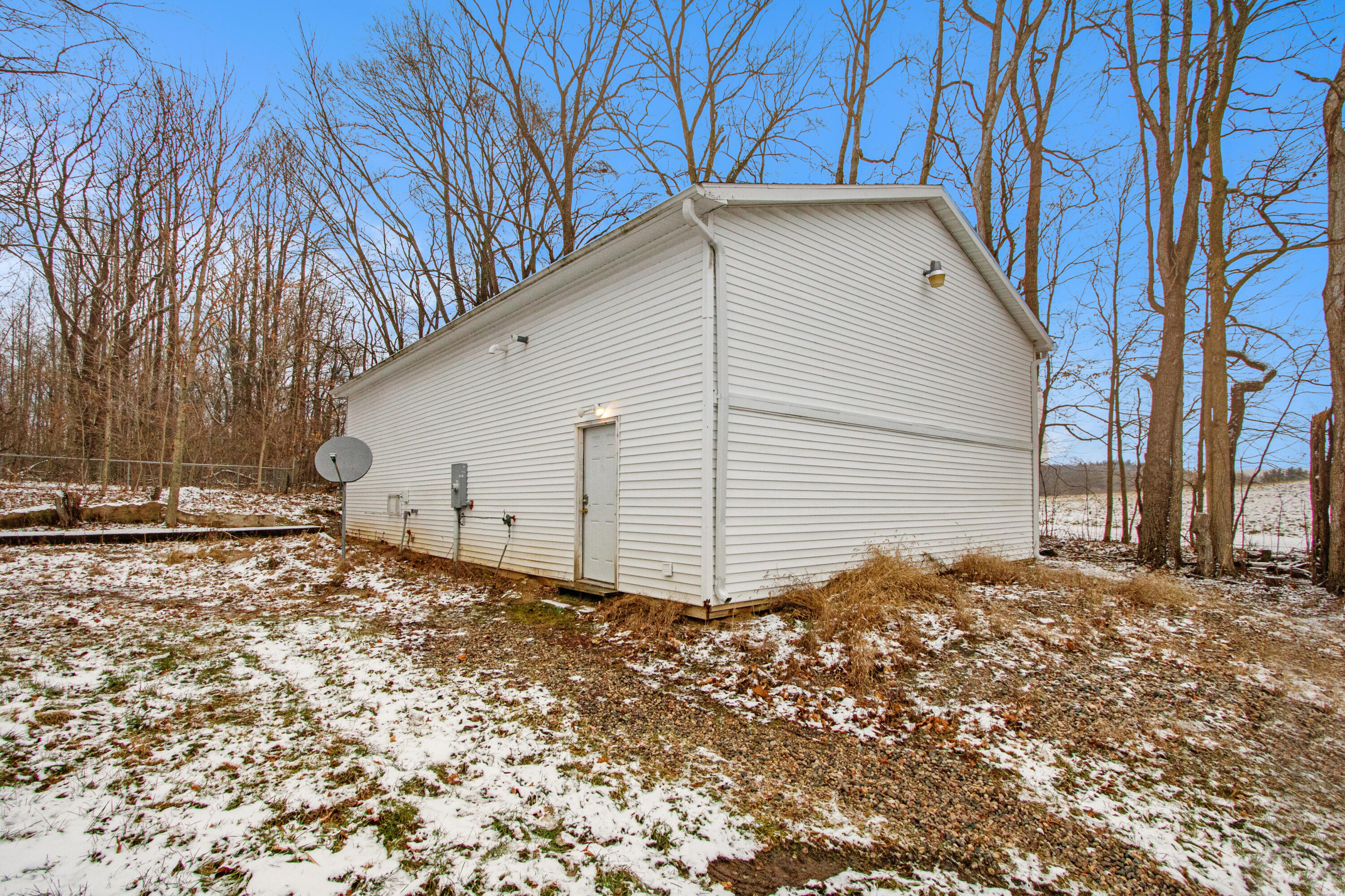 409 Able Road Buchanan, MI 49107 - Photo 6 of 24 012_img_2587
