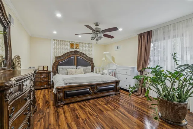 $352,900 | 705 Lakeside Cir Drive, Wheeling, IL 60090