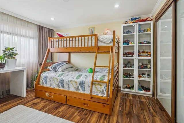 $352,900 | 705 Lakeside Cir Drive, Wheeling, IL 60090