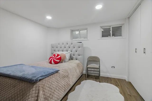 $352,900 | 705 Lakeside Cir Drive, Wheeling, IL 60090