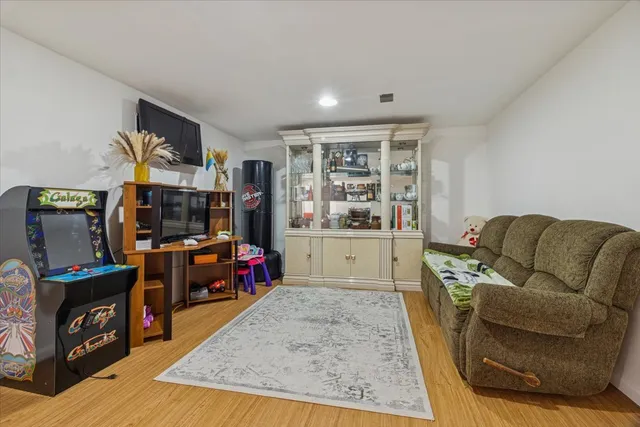 $352,900 | 705 Lakeside Cir Drive, Wheeling, IL 60090