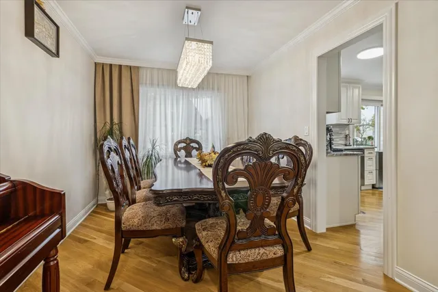 $352,900 | 705 Lakeside Cir Drive, Wheeling, IL 60090