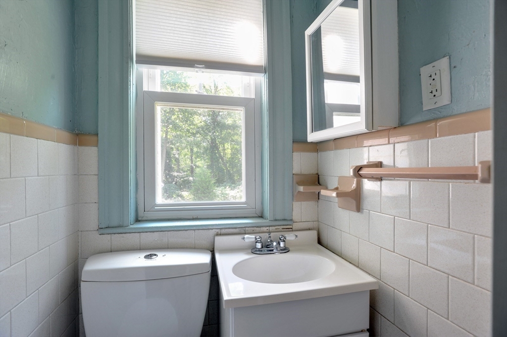 66 Ferncroft Road Milton, MA 02186 - Photo 13 of 28 Gallery Image 13