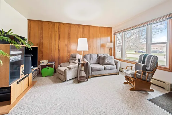 $264,900 | 1119 Florence Street, Marinette, WI 54143