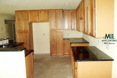 1916 Grace Rochester, MI 48309 - Photo 6 of 8 386026-5.JPG