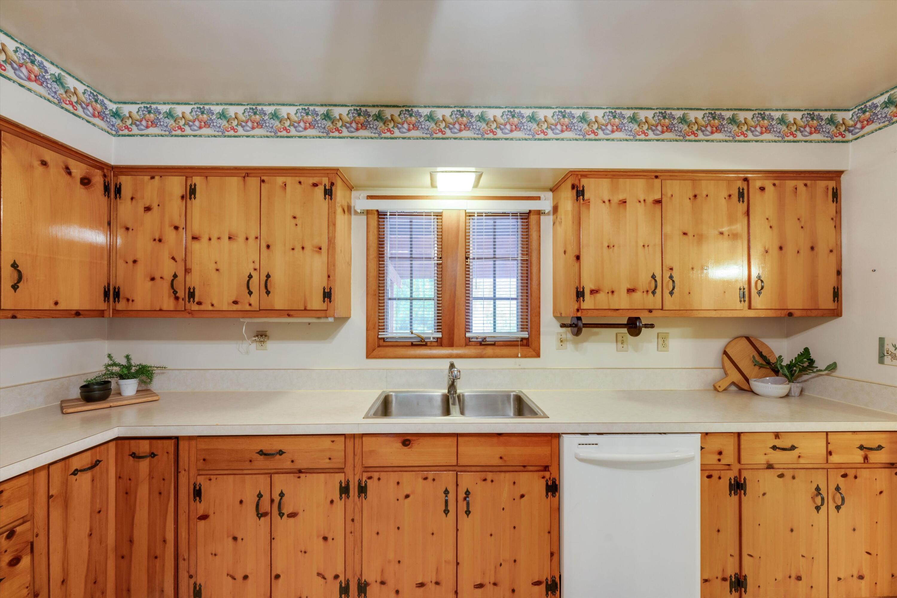 652 Bernhard Road Columbus, OH 43213 - Photo 17 of 53 23-dsc03103-dsc03105