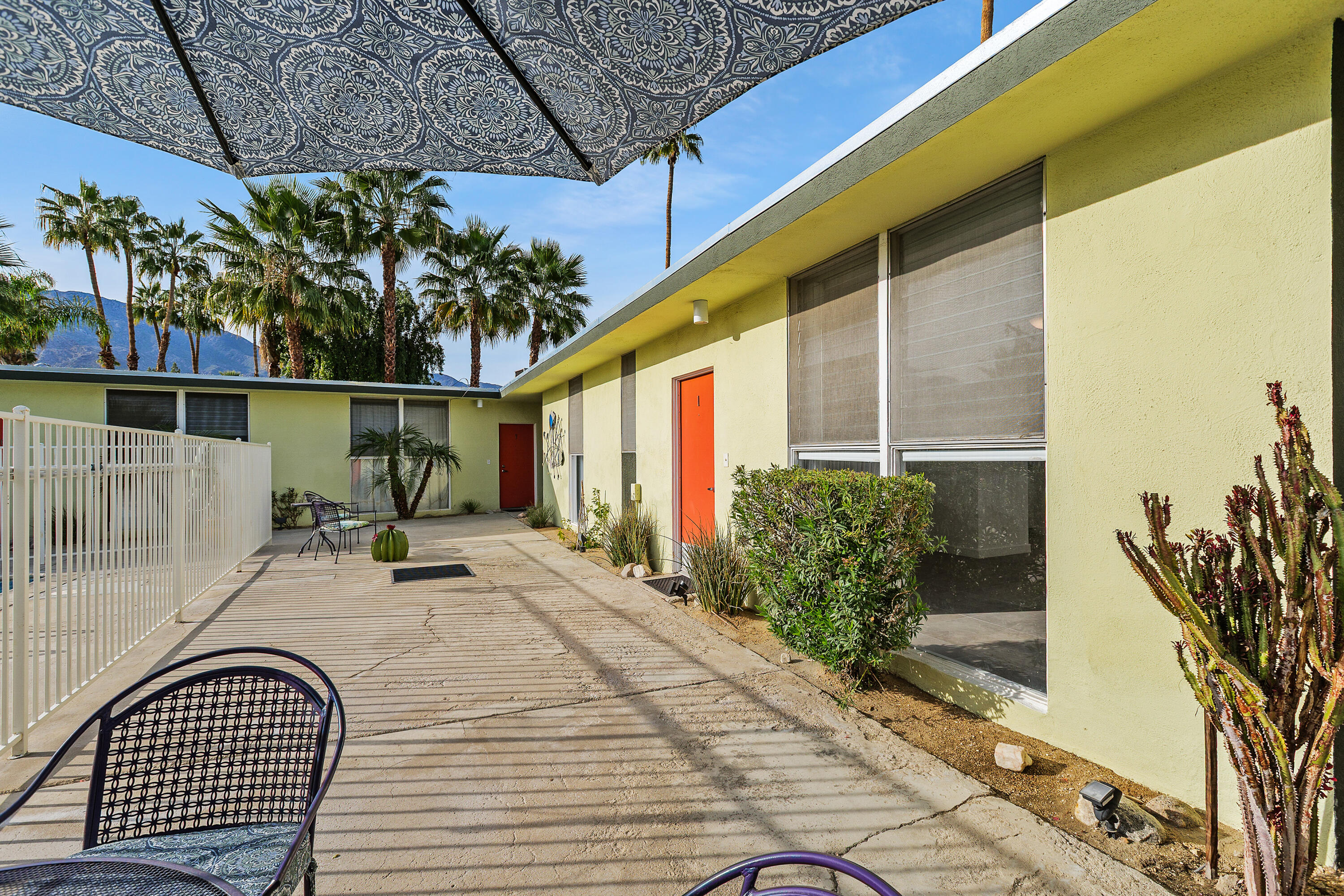 1777 East Arenas Road, Unit 1 Palm Springs, CA 92262 - Photo 13 of 16 10_11984895_185889_185889-EI-110