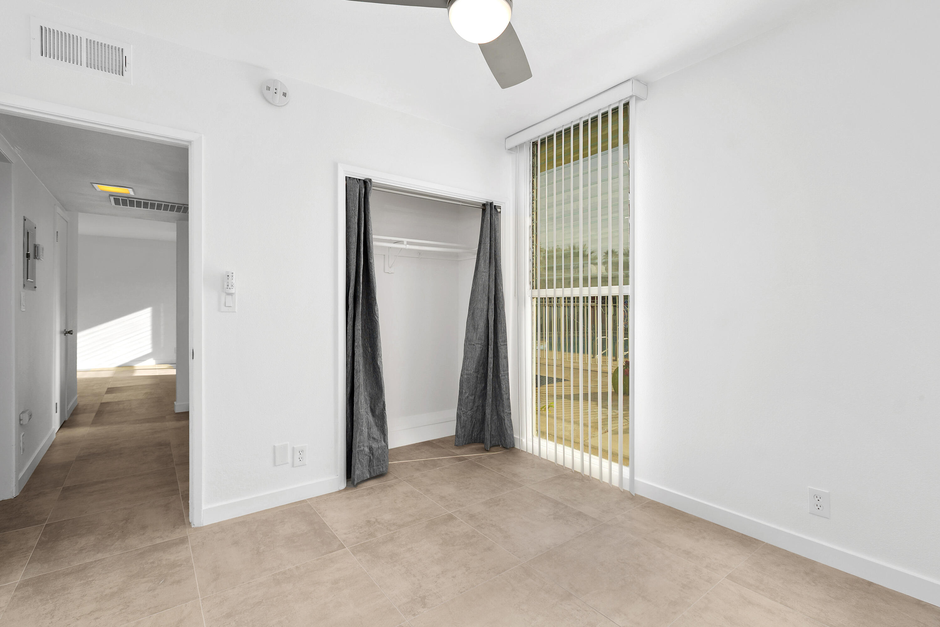 1777 East Arenas Road, Unit 1 Palm Springs, CA 92262 - Photo 6 of 16 24_11984909_185889_185889-EI-124