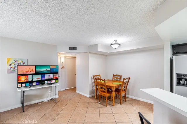 $419,995 | 14610 Erwin Street, Unit 212, Van Nuys, CA 91411