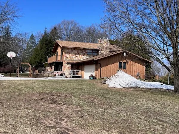 $875,000 | 8903 Maidens Road, Bear Lake, MI 49614