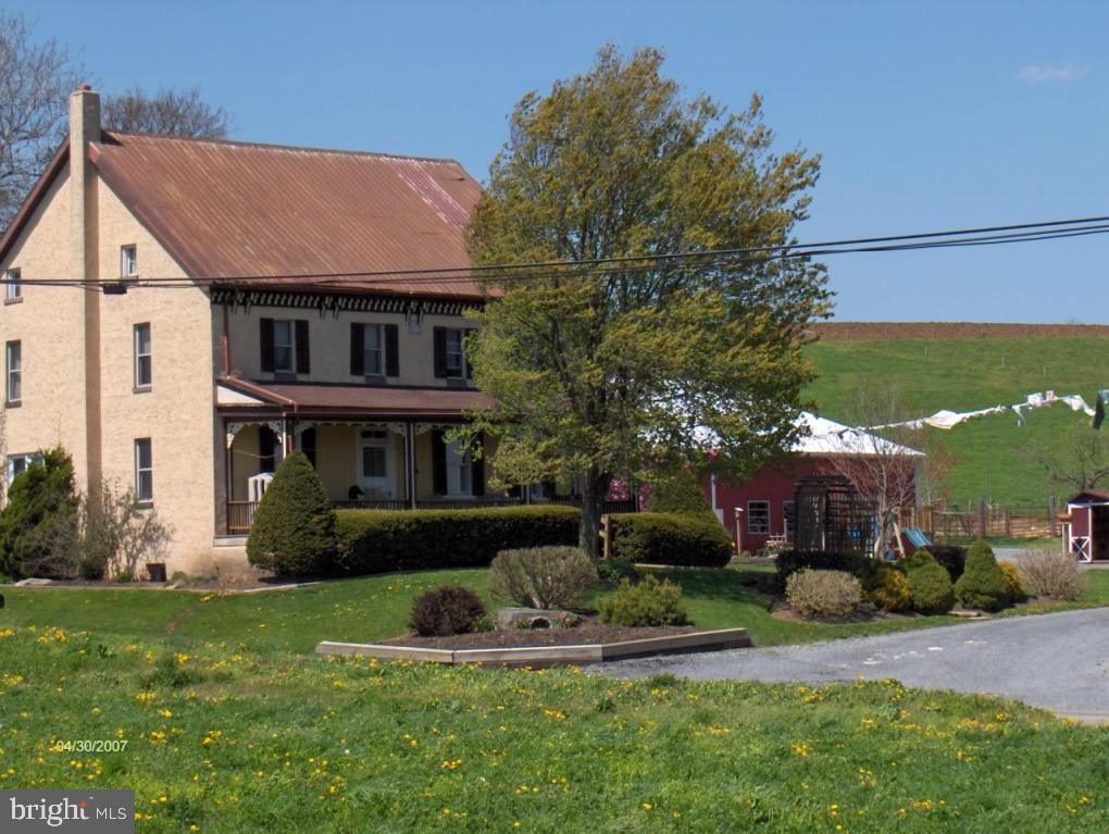 6039 Wanner Road Narvon, PA 17555 - Photo 2 of 6