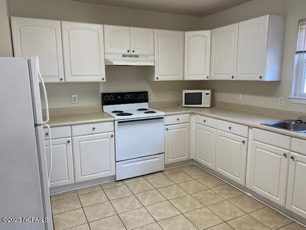 $1,850 | 316 Hillsdale Drive, Wilmington, NC 28403