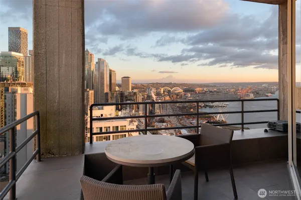 $6,700,000 | 2125 1st Avenue, Unit 3202, Seattle, WA 98121