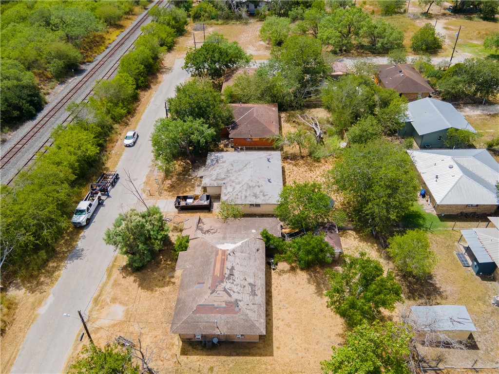 205 Brazos Street George West, TX 78022 - Photo 12 of 19