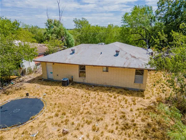 $48,000 | 205 Brazos Street, George West, TX 78022