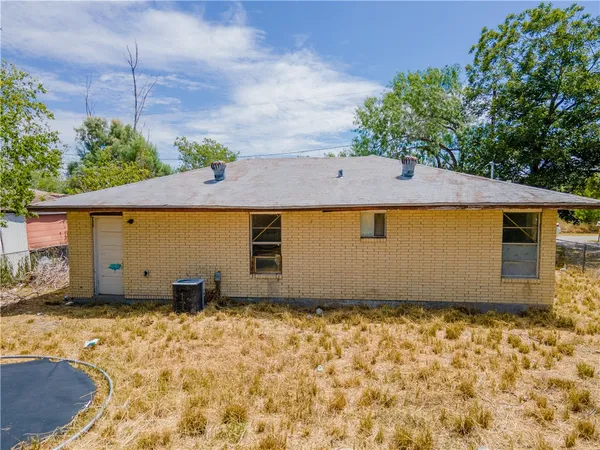 $48,000 | 205 Brazos Street, George West, TX 78022
