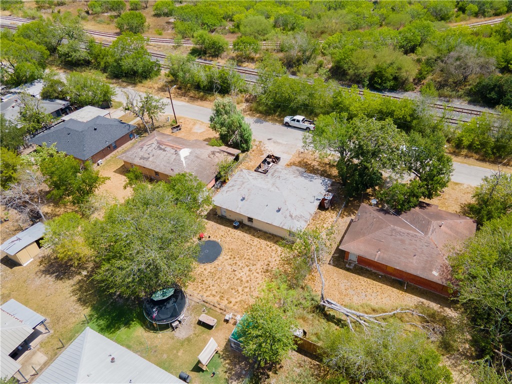 205 Brazos Street George West, TX 78022 - Photo 9 of 19