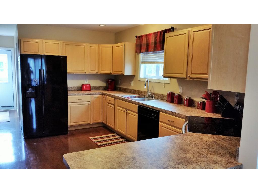 142 Franklin Street Rochester, NH 03867 - Photo 1 of 28