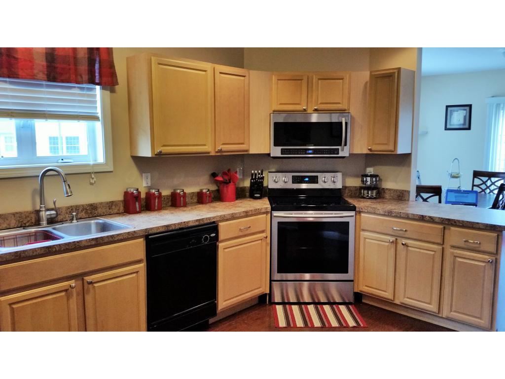 142 Franklin Street Rochester, NH 03867 - Photo 4 of 28