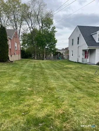 $325,000 | 6 Cricket Drive, Meriden, CT 06450