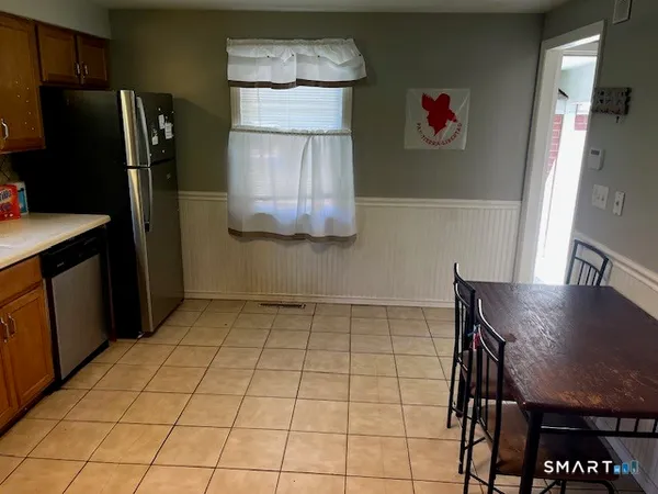 $325,000 | 6 Cricket Drive, Meriden, CT 06450