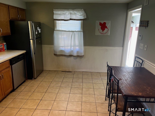 6 Cricket Drive Meriden, CT 06450 - Photo 21 of 33 a kitchen with stainless steel appliances granite countertop a refrigerator and a stove