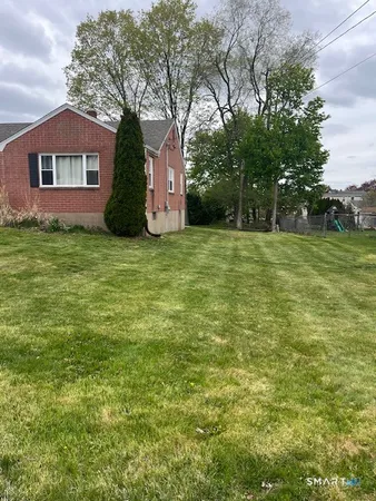 $325,000 | 6 Cricket Drive, Meriden, CT 06450