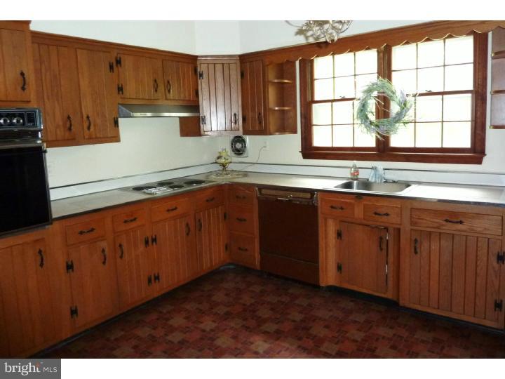 69 Hartford Road Medford, NJ 08055 - Photo 2 of 20 Kitchen