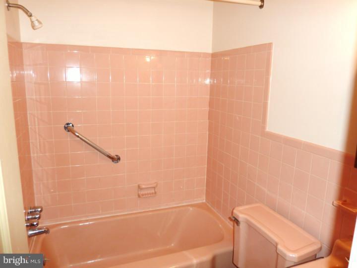 69 Hartford Road Medford, NJ 08055 - Photo 15 of 20 Bathroom