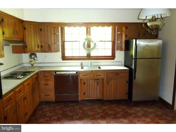 69 Hartford Road Medford, NJ 08055 - Photo 6 of 20 Kitchen