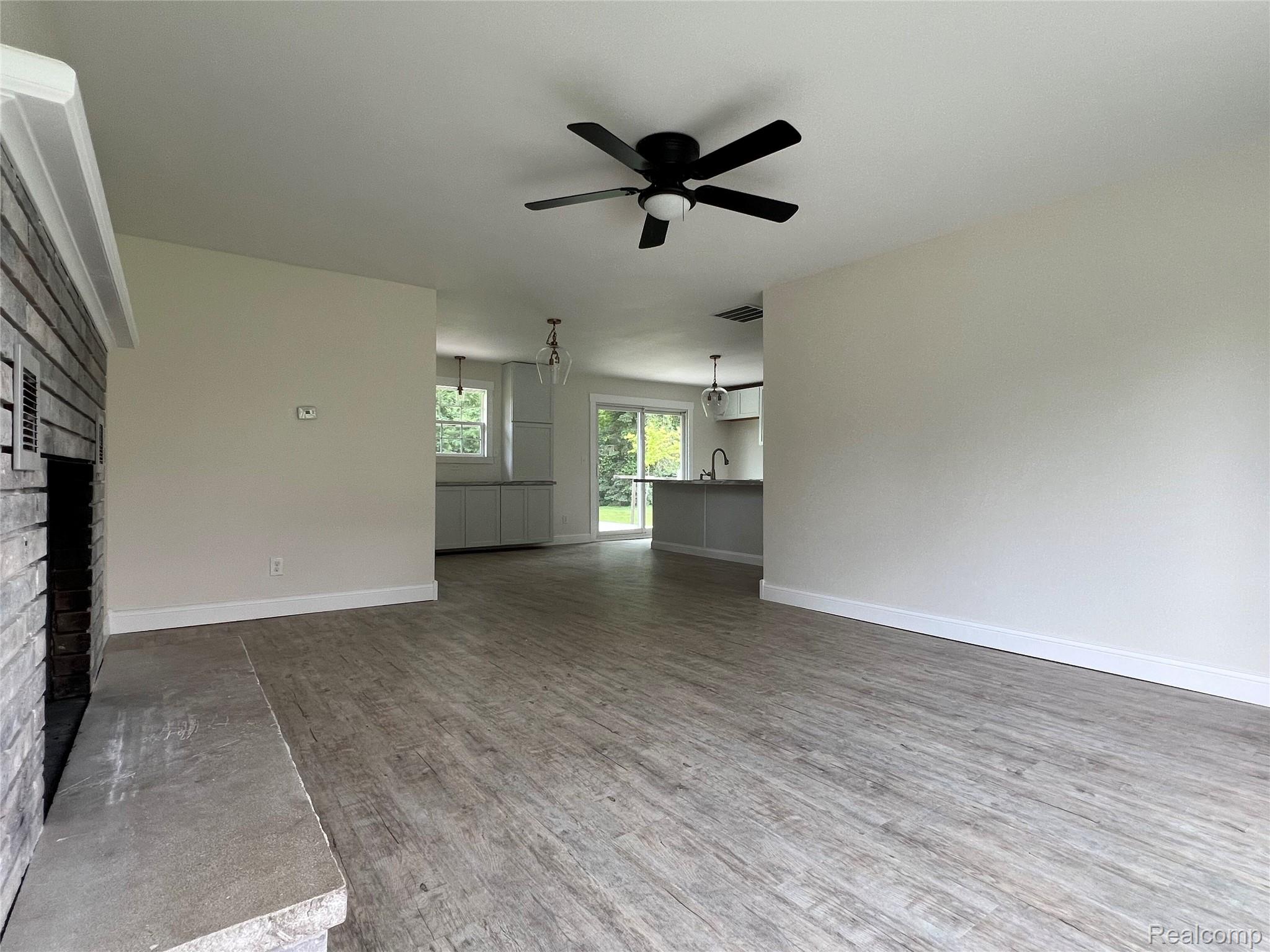 5327 East Carpenter Road Flint, MI 48506 - Photo 11 of 21 4ACB900C-A145-4056-B941-8FB47D911CB5.jpeg