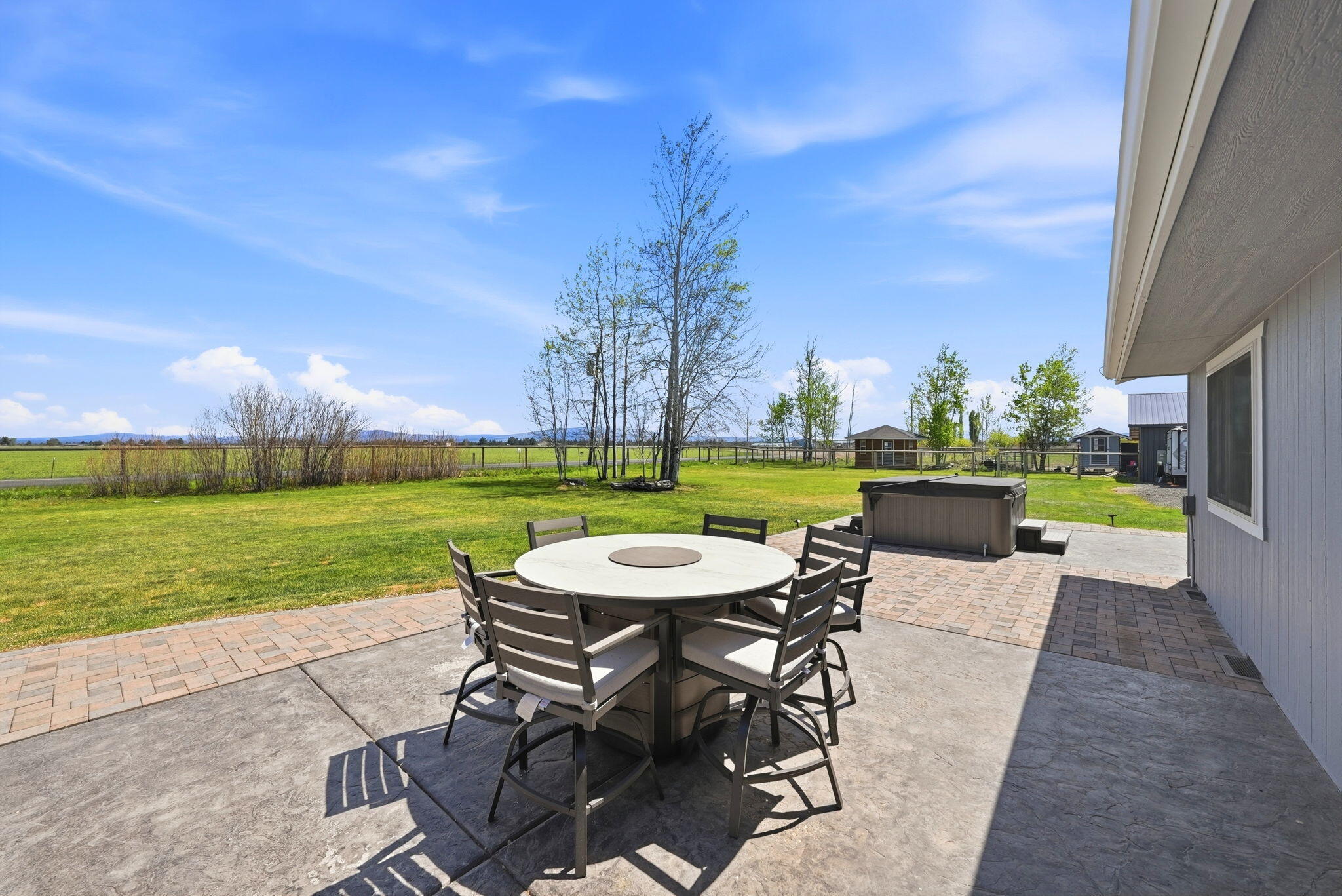 26345 Walker Road Bend, OR 97701 - Photo 51 of 98 51-web-or-mls-Riley_Visuals_083