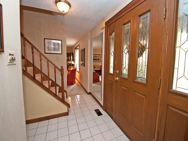 253 Ritter Road Sewickley, PA 15143 - Photo 2 of 21 Entry/Foyer.