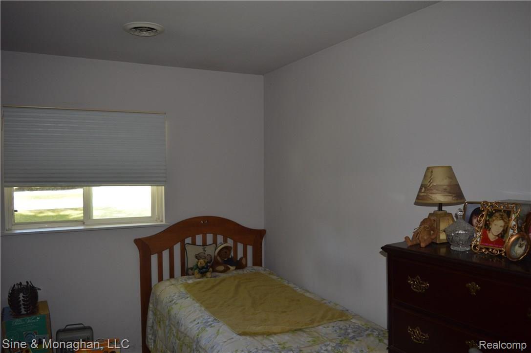 8781 Folkert Road Algonac, MI 48001 - Photo 19 of 20 014.JPG