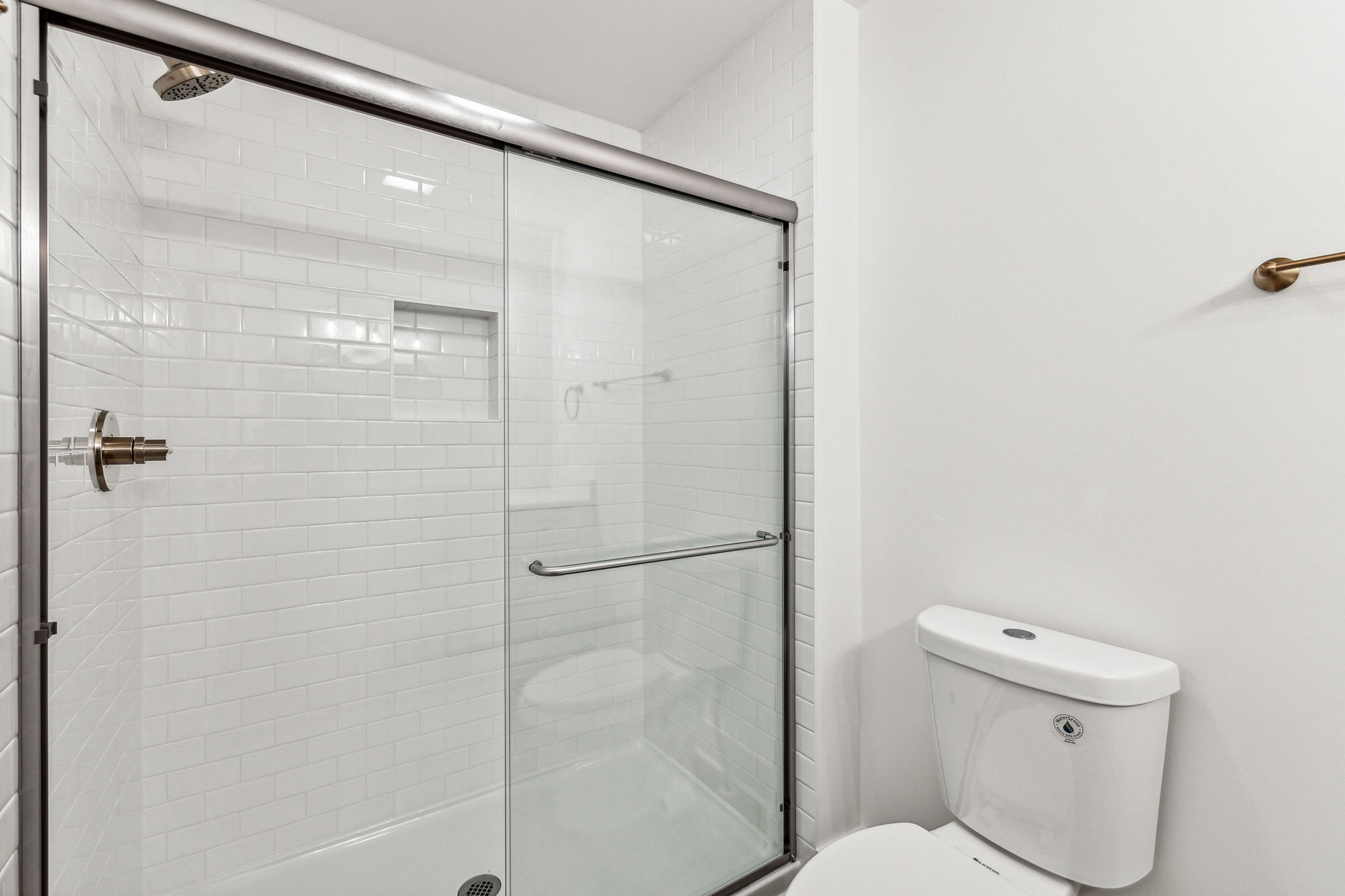 1613 Elizabeth Road Nashville, TN 37218 - Photo 7 of 14 a bathroom with a toilet and a shower