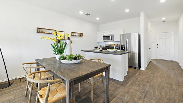 $189,990 | 130 A Harrison Crossing, Kyle, TX 78640