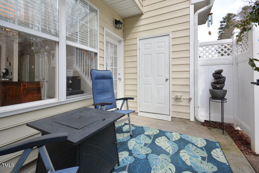 4847 Sir Duncan Way Raleigh, NC 27612 - Photo 17 of 29 4847 Sir Duncan Back porch