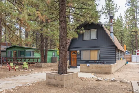 $375,000 | 828 West Sherwood Boulevard, Big Bear City, CA 92314